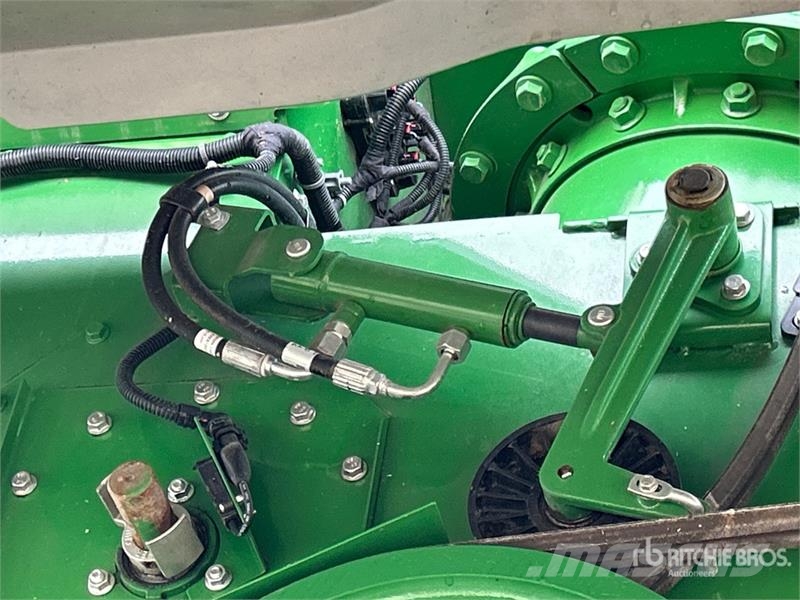 John Deere X9 1100 Signature Edition Combine Harvester Kombajny zbożowe