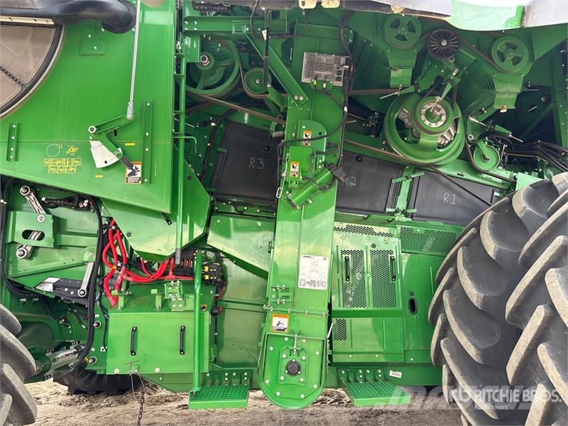 John Deere X9 1100 Signature Edition Combine Harvester Kombinované zberacie stroje