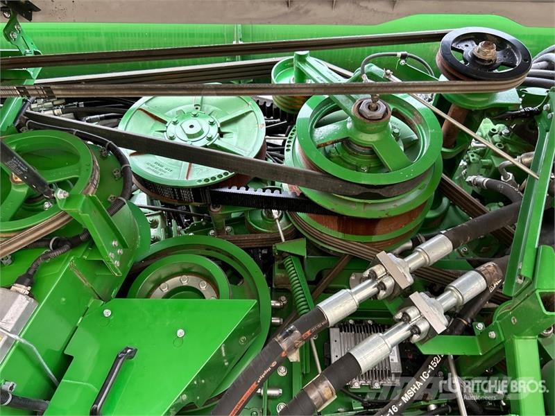 John Deere X9 1100 Signature Edition Combine Harvester Kombajny zbożowe