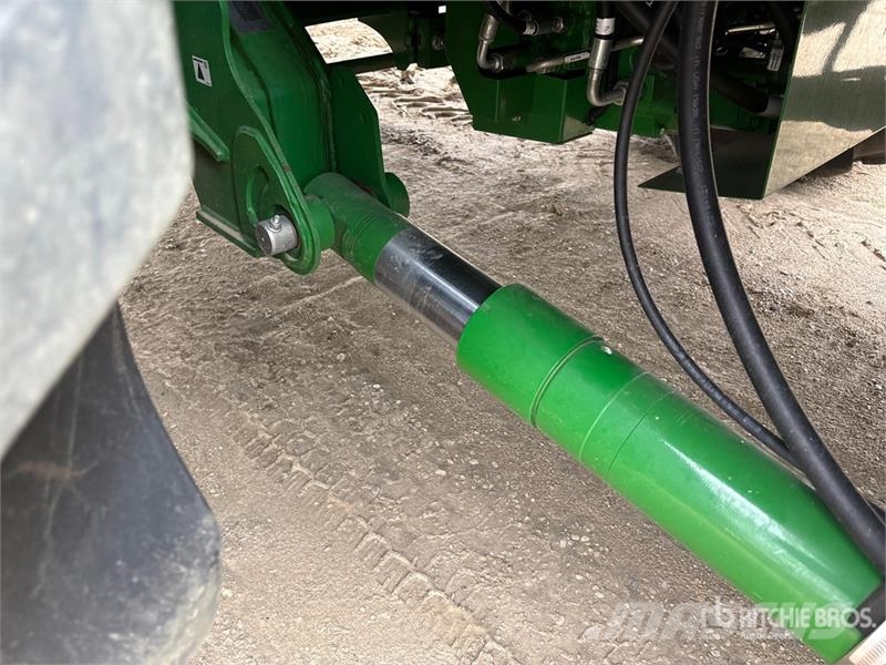 John Deere X9 1100 Signature Edition Combine Harvester Kombinované zberacie stroje