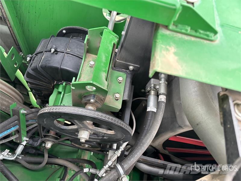 John Deere X9 1100 Signature Edition Combine Harvester Kombinované zberacie stroje
