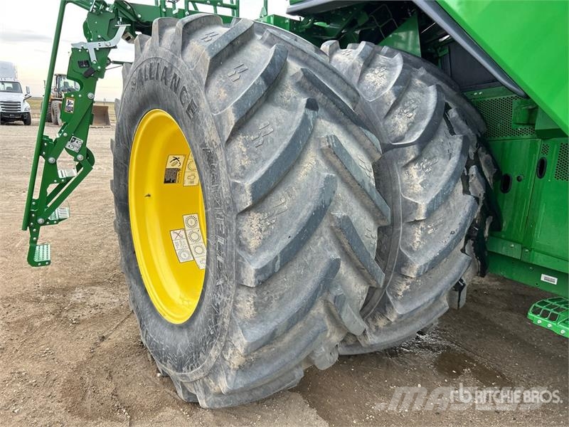 John Deere X9 1100 Signature Edition Combine Harvester Kombajny zbożowe