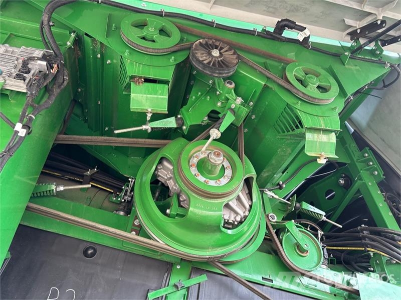 John Deere X9 1100 Signature Edition Combine Harvester Kombinované zberacie stroje