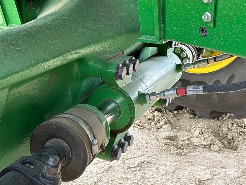 John Deere X9 1100 Signature Edition Combine Harvester Kombinované zberacie stroje