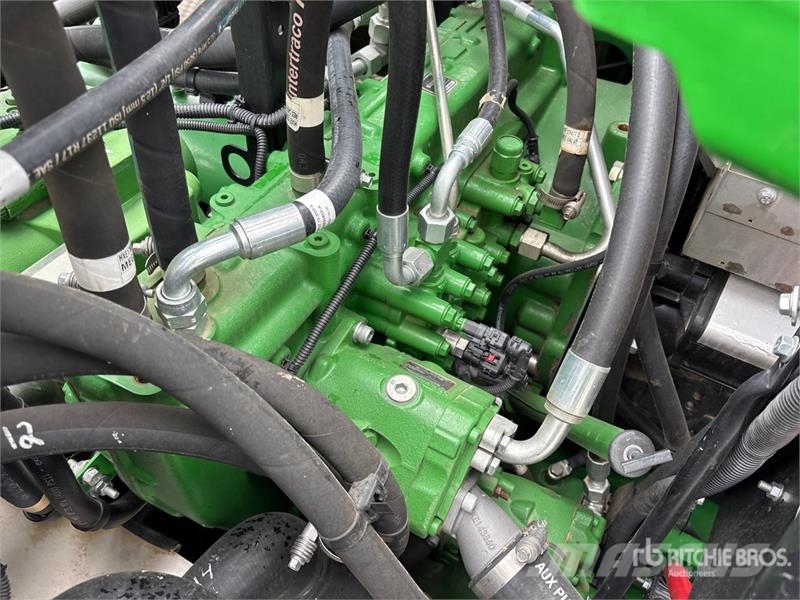 John Deere X9 1100 Signature Edition Combine Harvester Kombinované zberacie stroje