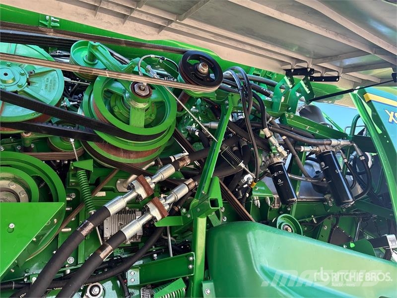 John Deere X9 1100 Signature Edition Combine Harvester Mietitrebbiatrici