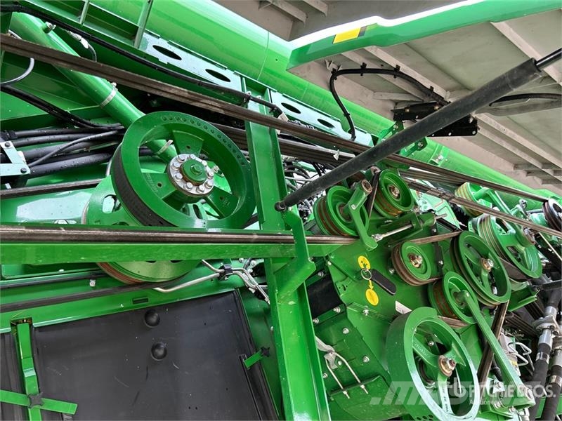 John Deere X9 1100 Signature Edition Combine Harvester Kombajny zbożowe