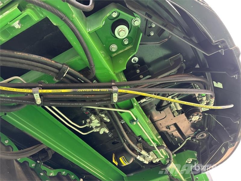 John Deere X9 1100 Signature Edition Combine Harvester Kombinované zberacie stroje