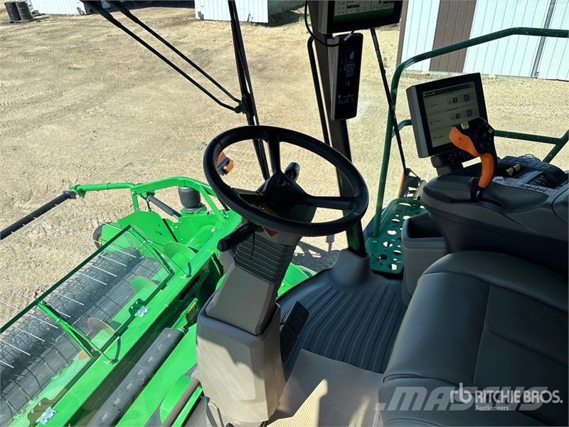 John Deere X9 1100 Signature Edition Combine Harvester Mietitrebbiatrici