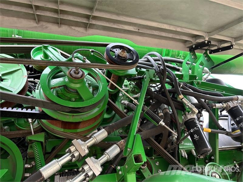 John Deere X9 1100 Signature Edition Combine Harvester Kombajny zbożowe