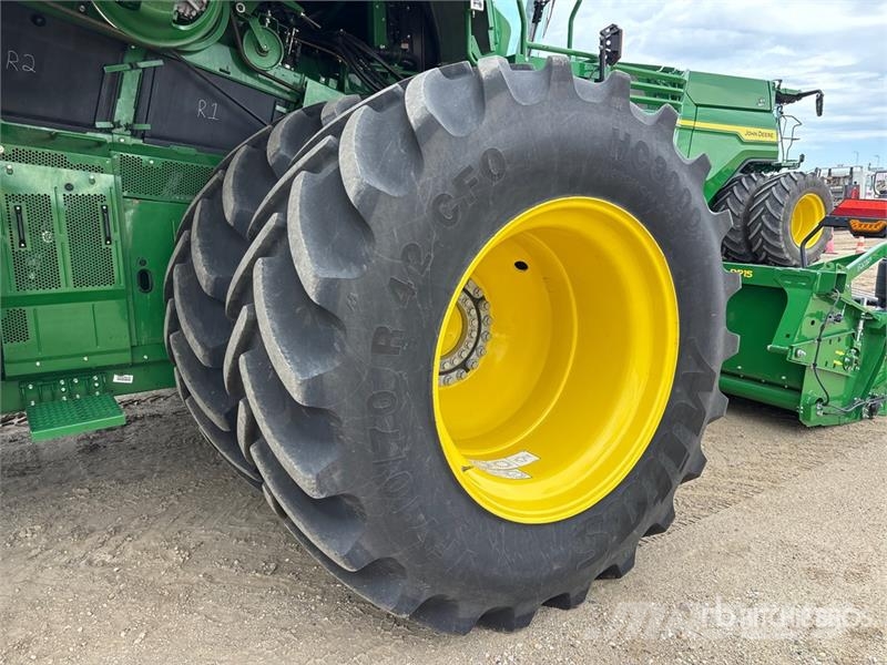 John Deere X9 1100 Signature Edition Combine Harvester Kombinované zberacie stroje