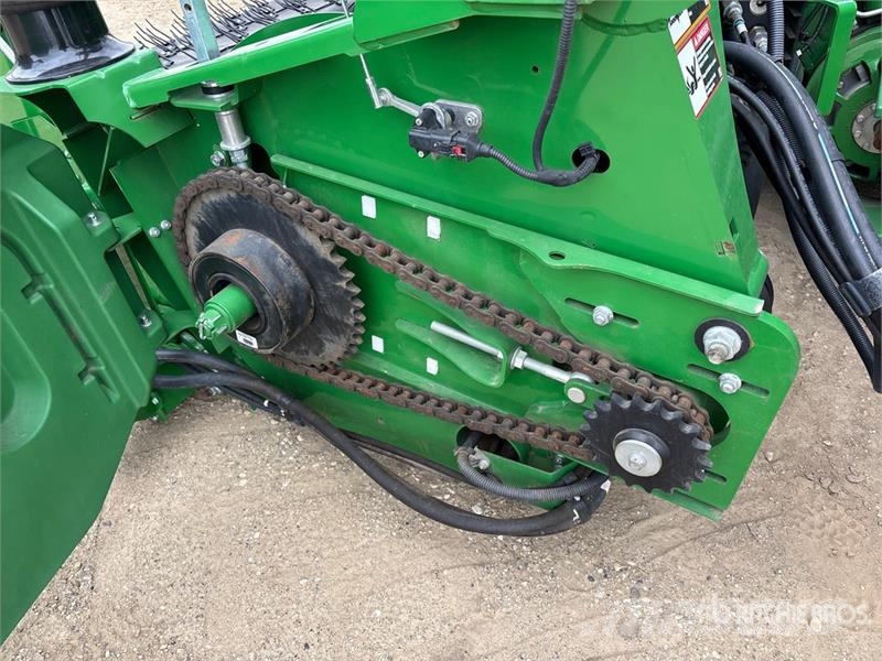 John Deere X9 1100 Signature Edition Combine Harvester Kombinované zberacie stroje