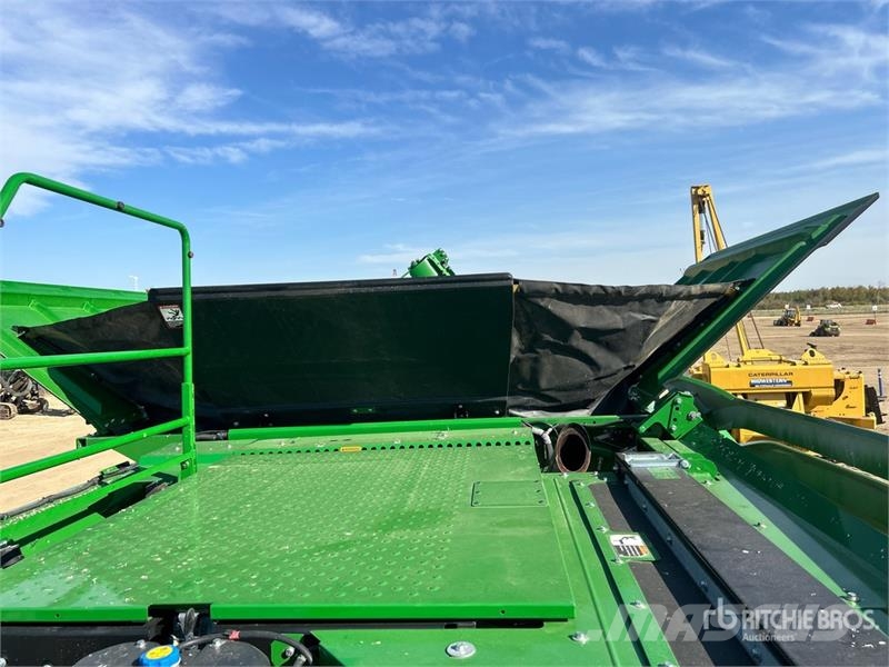 John Deere X91000 4x4 Signature Edition Combine Harvester حصادات