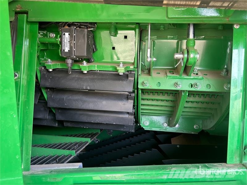 John Deere X91000 4x4 Signature Edition Combine Harvester حصادات
