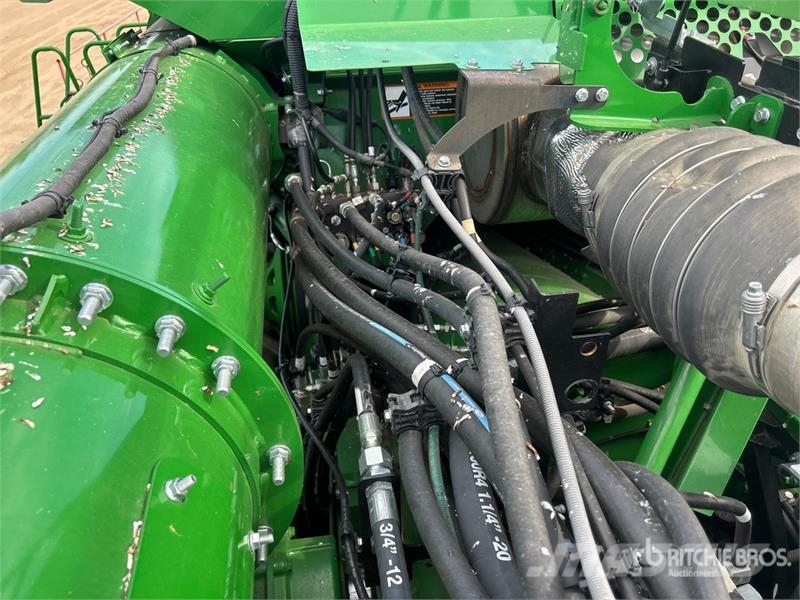 John Deere X91000 4x4 Signature Edition Combine Harvester حصادات