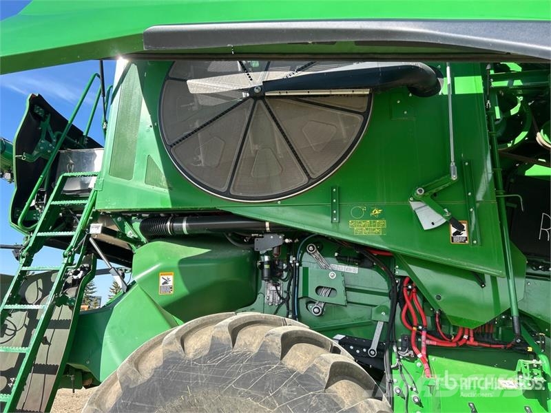 John Deere X91000 4x4 Signature Edition Combine Harvester حصادات