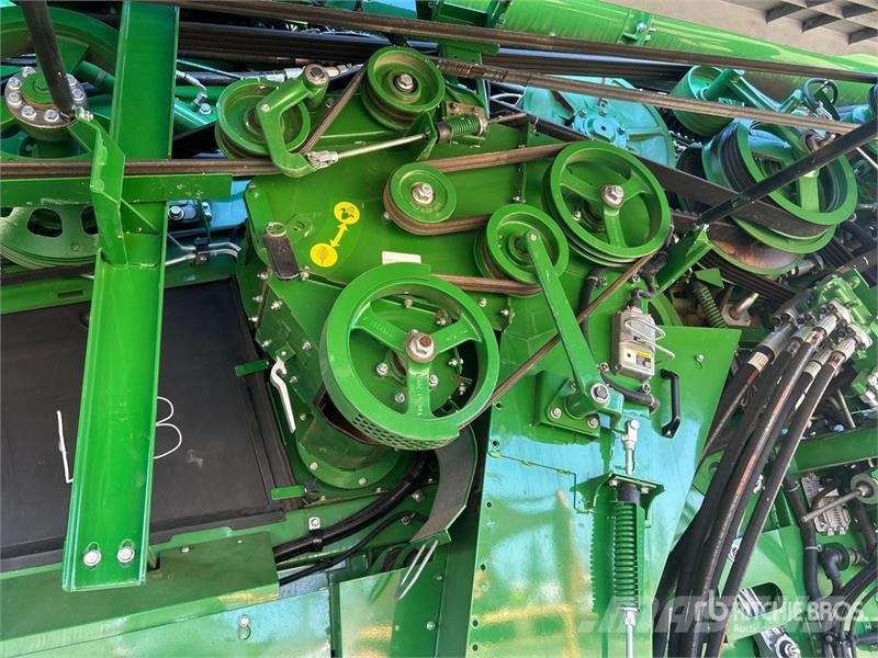 John Deere X91000 4x4 Signature Edition Combine Harvester حصادات