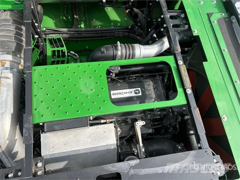 John Deere X91000 4x4 Signature Edition Combine Harvester حصادات