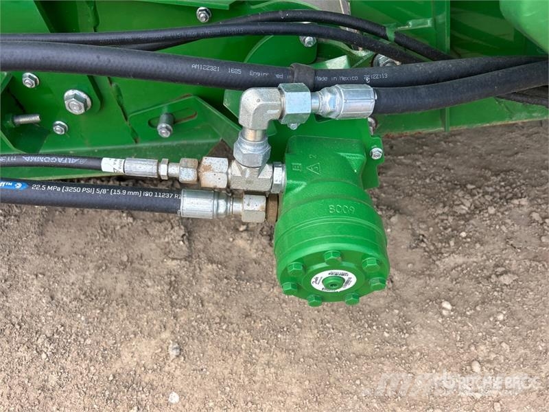 John Deere X91000 4x4 Signature Edition Combine Harvester حصادات