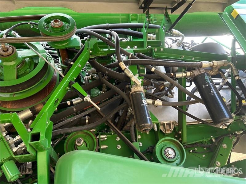 John Deere X91000 4x4 Signature Edition Combine Harvester حصادات