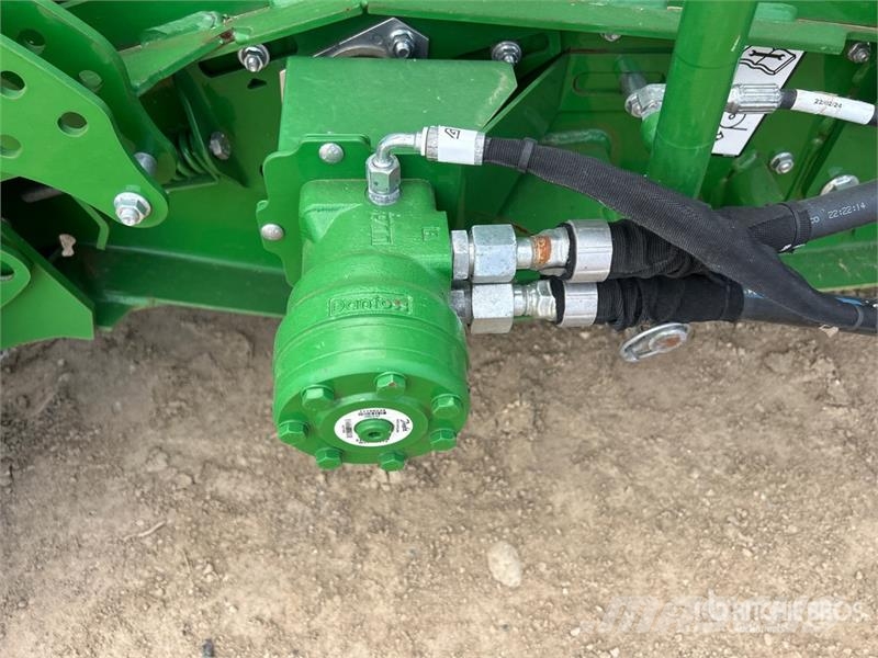 John Deere X91000 4x4 Signature Edition Combine Harvester حصادات