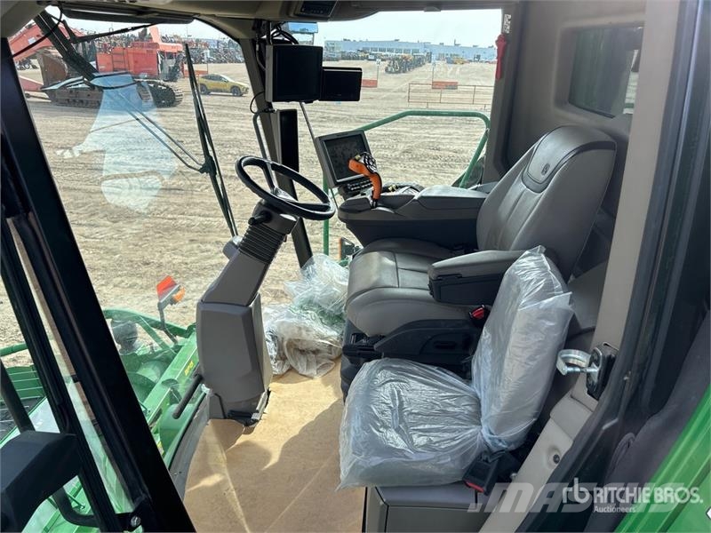 John Deere X91000 4x4 Signature Edition Combine Harvester حصادات