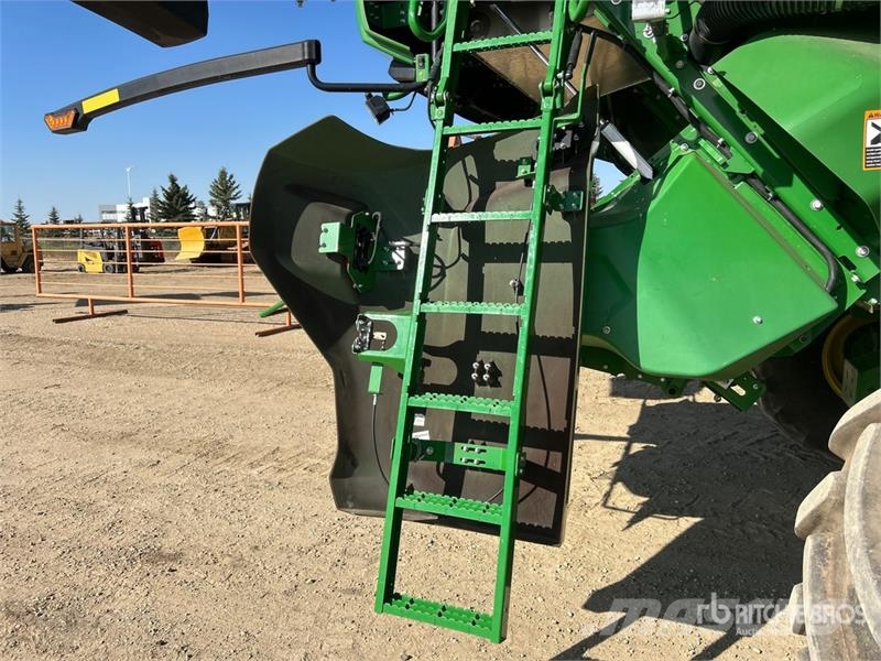 John Deere X91000 4x4 Signature Edition Combine Harvester حصادات