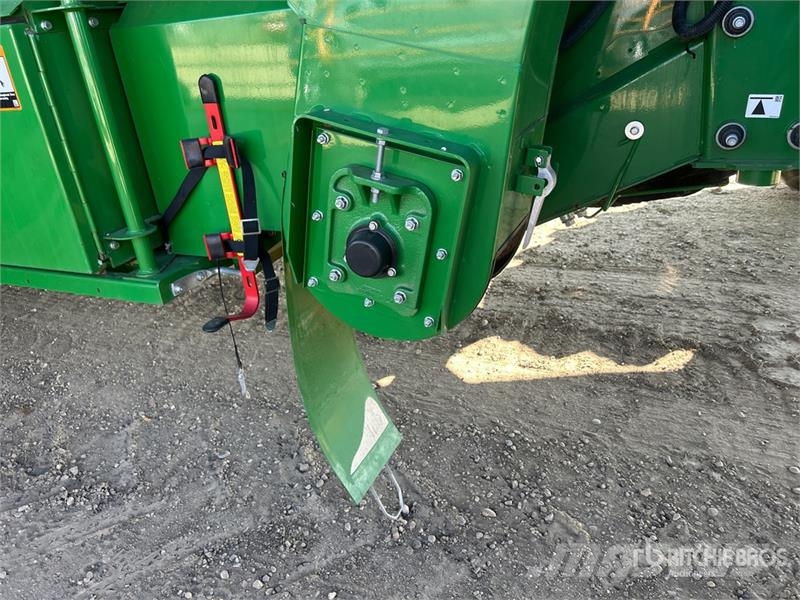 John Deere X91000 4x4 Signature Edition Combine Harvester حصادات