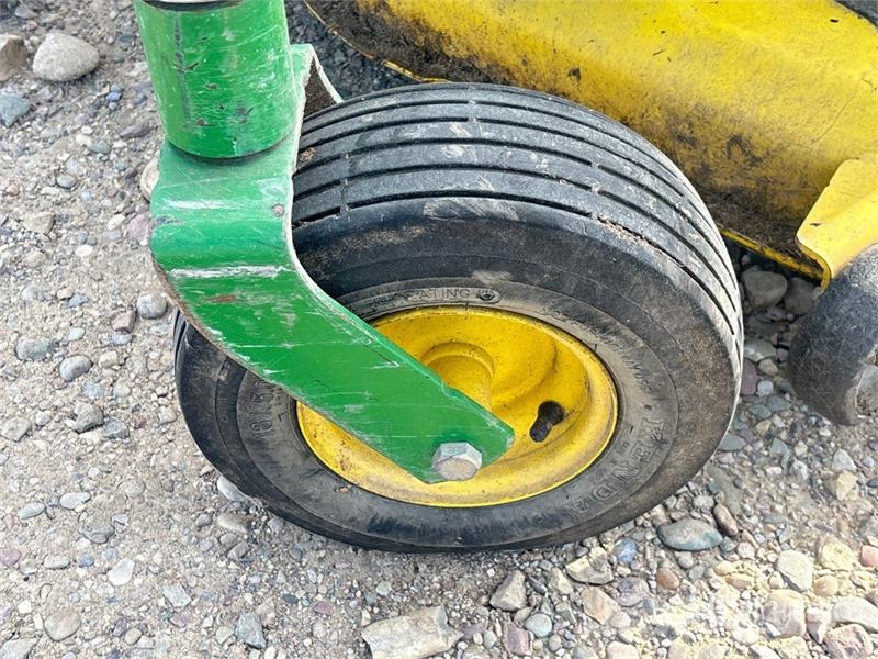 John Deere Z425 48C Zero-Turn Lawn Mower Reitermäher