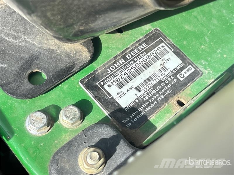 John Deere Z425 48C Zero-Turn Lawn Mower Reitermäher
