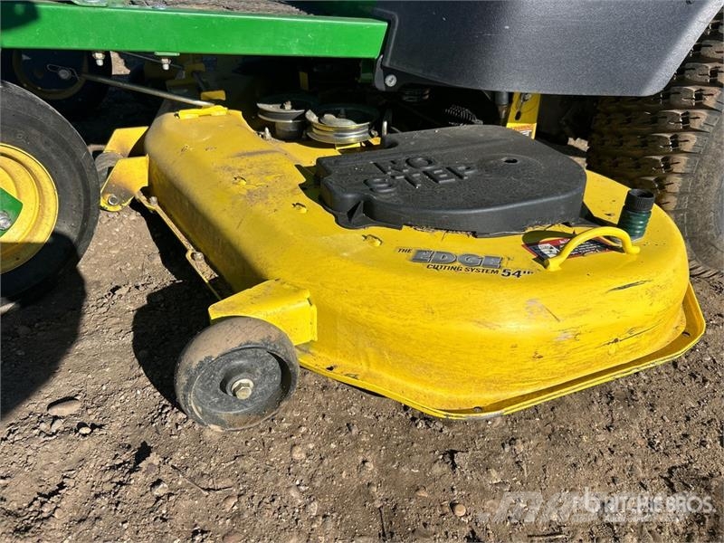 John Deere Z445 EZ Trak Zero-Turn Lawn Mower ركوب الحشائش