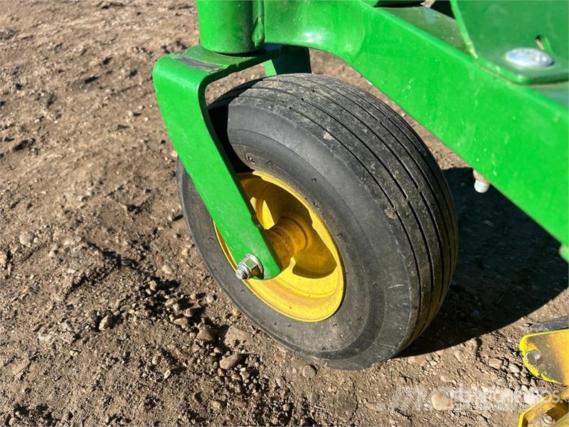 John Deere Z445 EZ Trak Zero-Turn Lawn Mower ركوب الحشائش