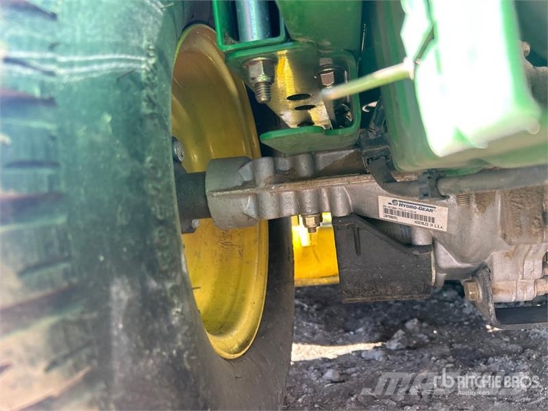 John Deere Z445 EZ Trak Zero-Turn Lawn Mower ركوب الحشائش
