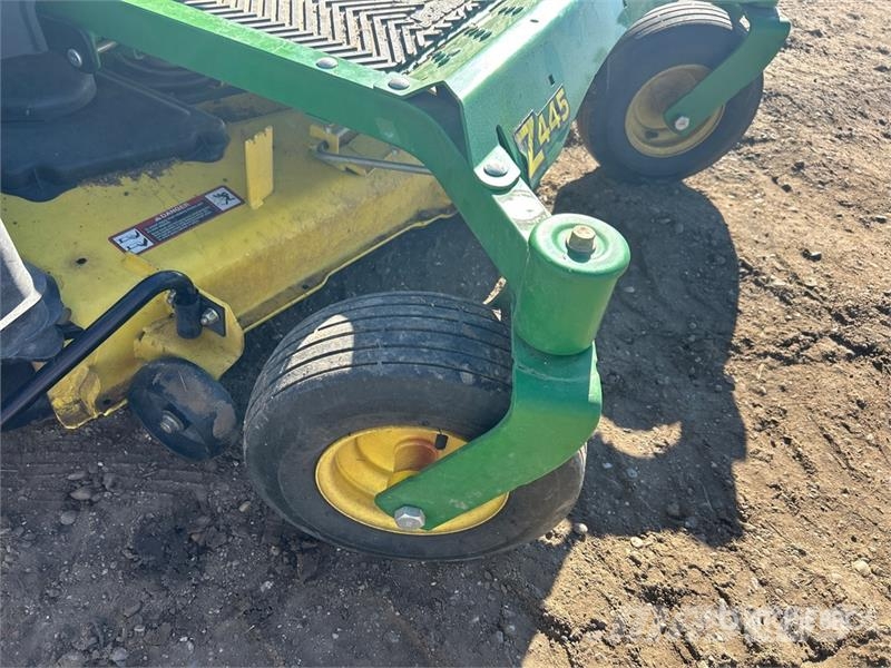 John Deere Z445 EZ Trak Zero-Turn Lawn Mower ركوب الحشائش