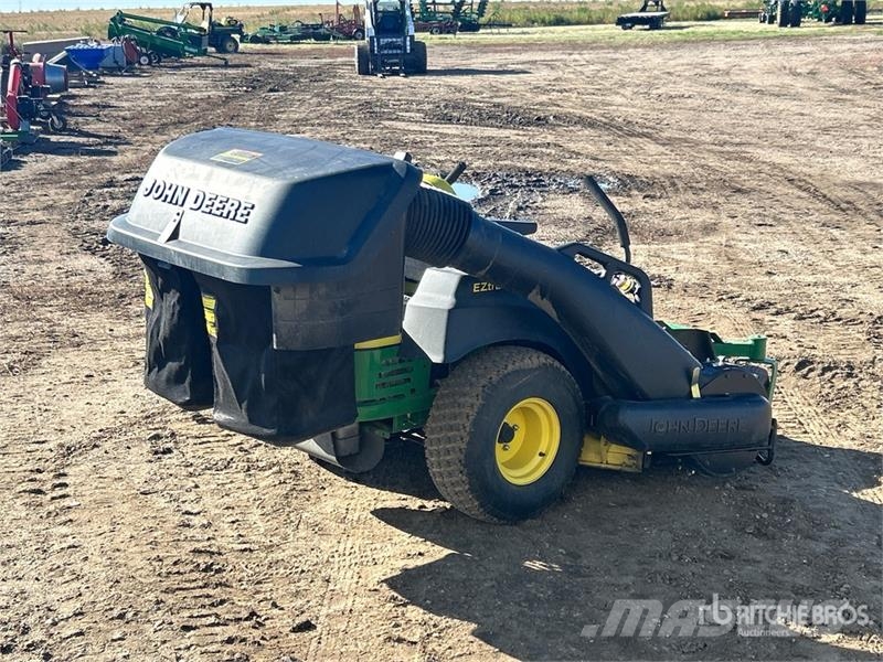 John Deere Z445 EZ Trak Zero-Turn Lawn Mower ركوب الحشائش