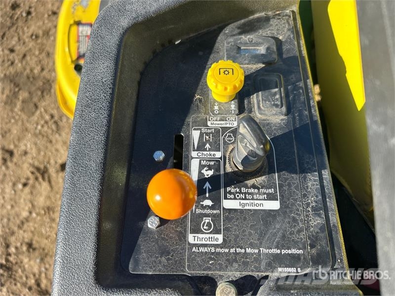 John Deere Z445 EZ Trak Zero-Turn Lawn Mower ركوب الحشائش