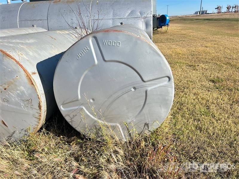 John Wood 1000 gal Steel Diesel Fuel Tank Degvielas un piedevu tvertnes