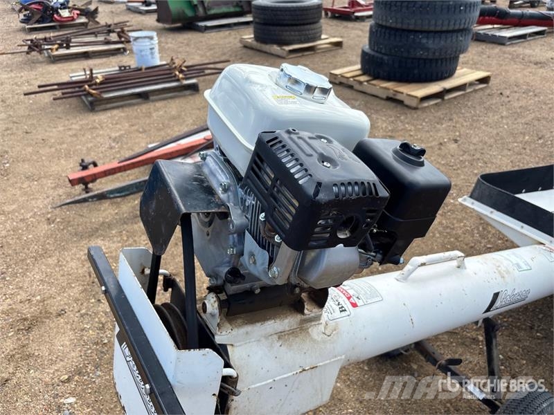 Johnson J8-7 7 in x 8 ft Grain Auger Transportēšanas aprīkojums
