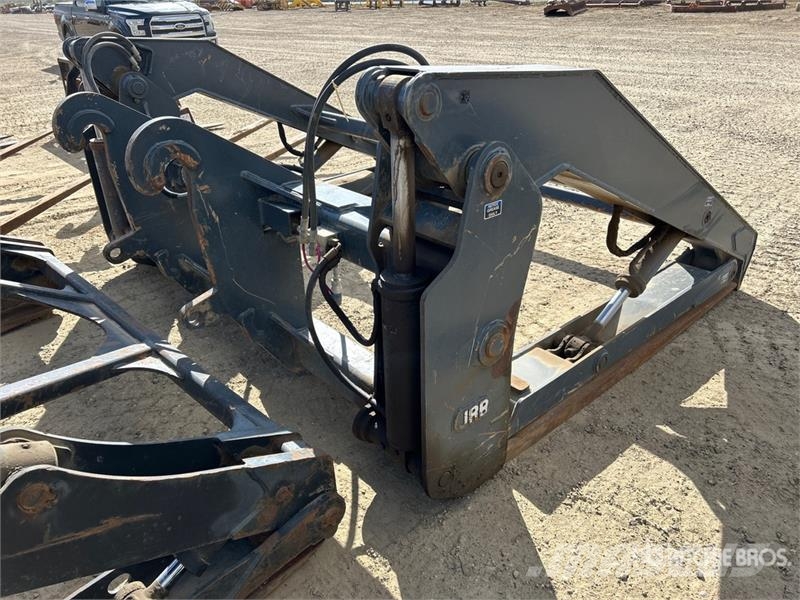 JRB 72 in Q/C Grapple - Fits John Deere 644K خطاطيف