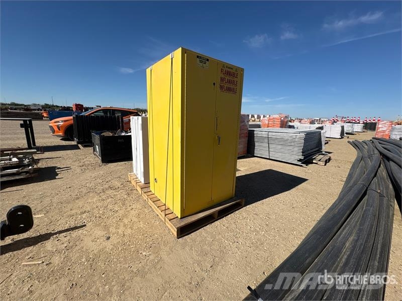  Justrite 6560P Flammable Liquid Storage Cabinet Andre komponenter