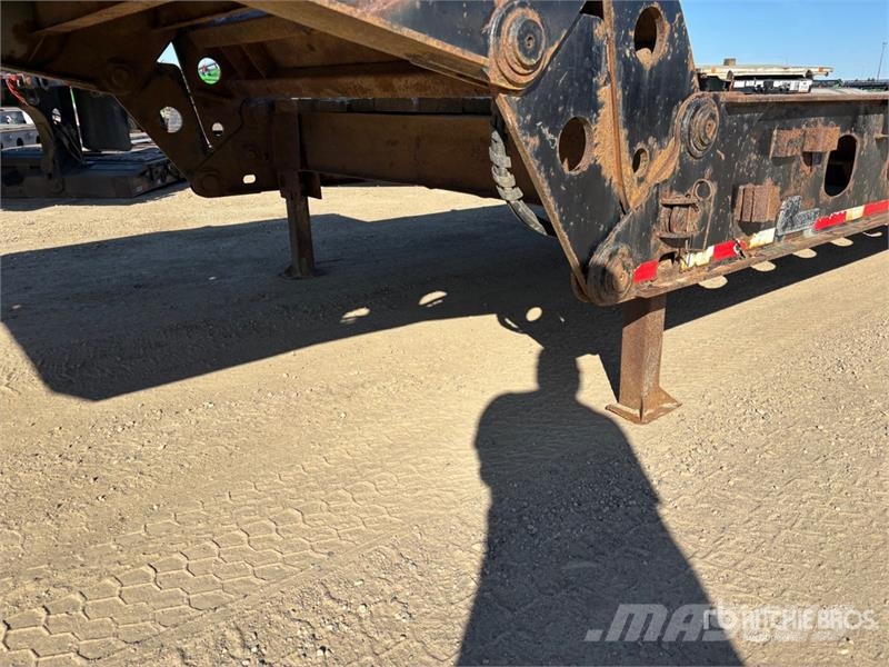 K-Line 53 ft Tri/A Folding Neck Trailer Zemie treileri