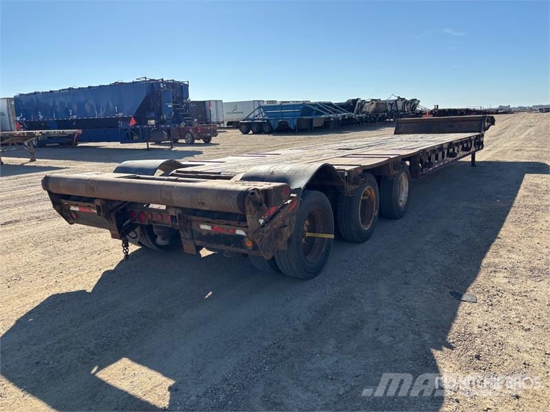 K-Line 53 ft Tri/A Folding Neck Trailer Zemie treileri