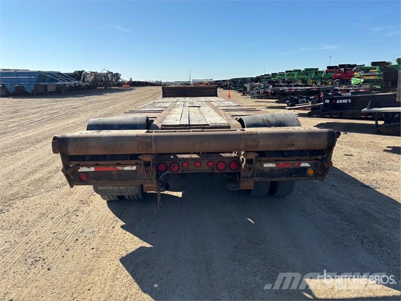 K-Line 53 ft Tri/A Folding Neck Trailer Zemie treileri