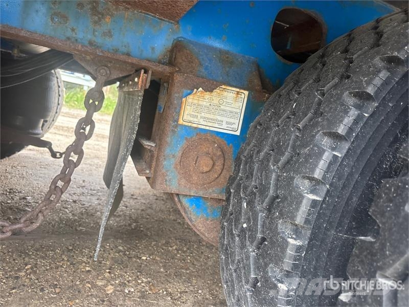 K-Line 53 ft Tri/A Folding Neck Trailer Нискотоварачи