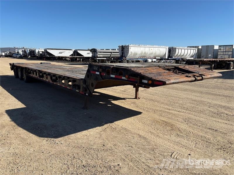 K-Line 53 ft Tri/A Folding Neck Trailer Zemie treileri