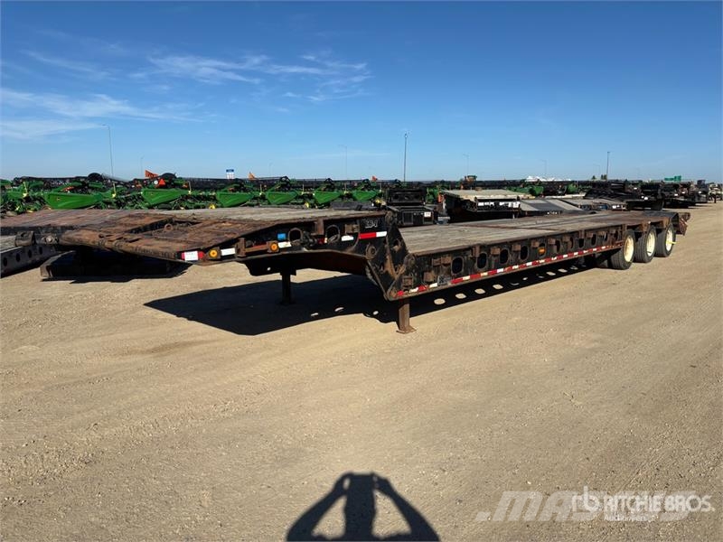 K-Line 53 ft Tri/A Folding Neck Trailer Zemie treileri
