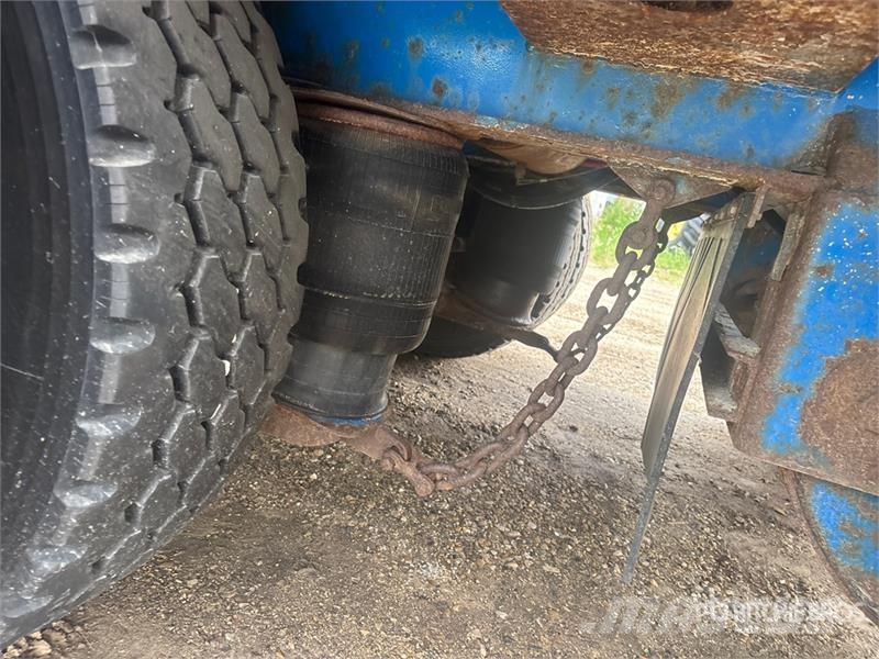 K-Line 53 ft Tri/A Folding Neck Trailer Нискотоварачи