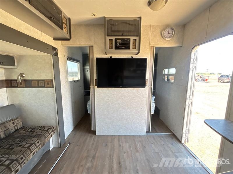  Kaddy Kruiser Del-Mar sports 29 ft T/A Toy Hauler  مقطورات أخرى