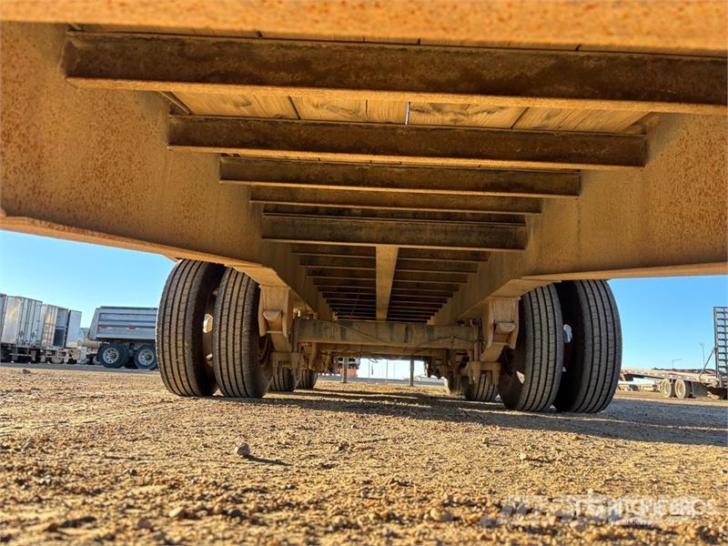 Kaufman 35 ft Tri/A Equipment Trailer Járműszállító pótkocsik