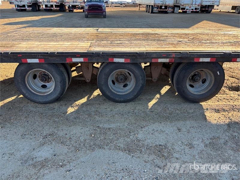 Kaufman 35 ft Tri/A Equipment Trailer Járműszállító pótkocsik